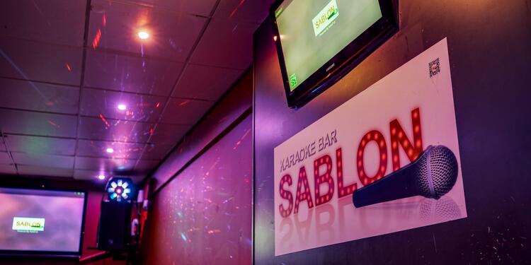 Karaoké Bar Sablon, bar
