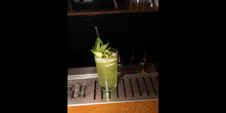 Le Super, bar