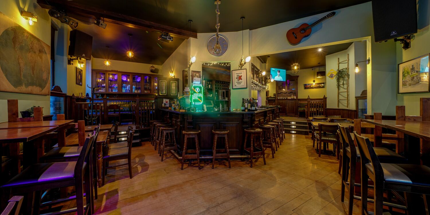 The meeting point, bar