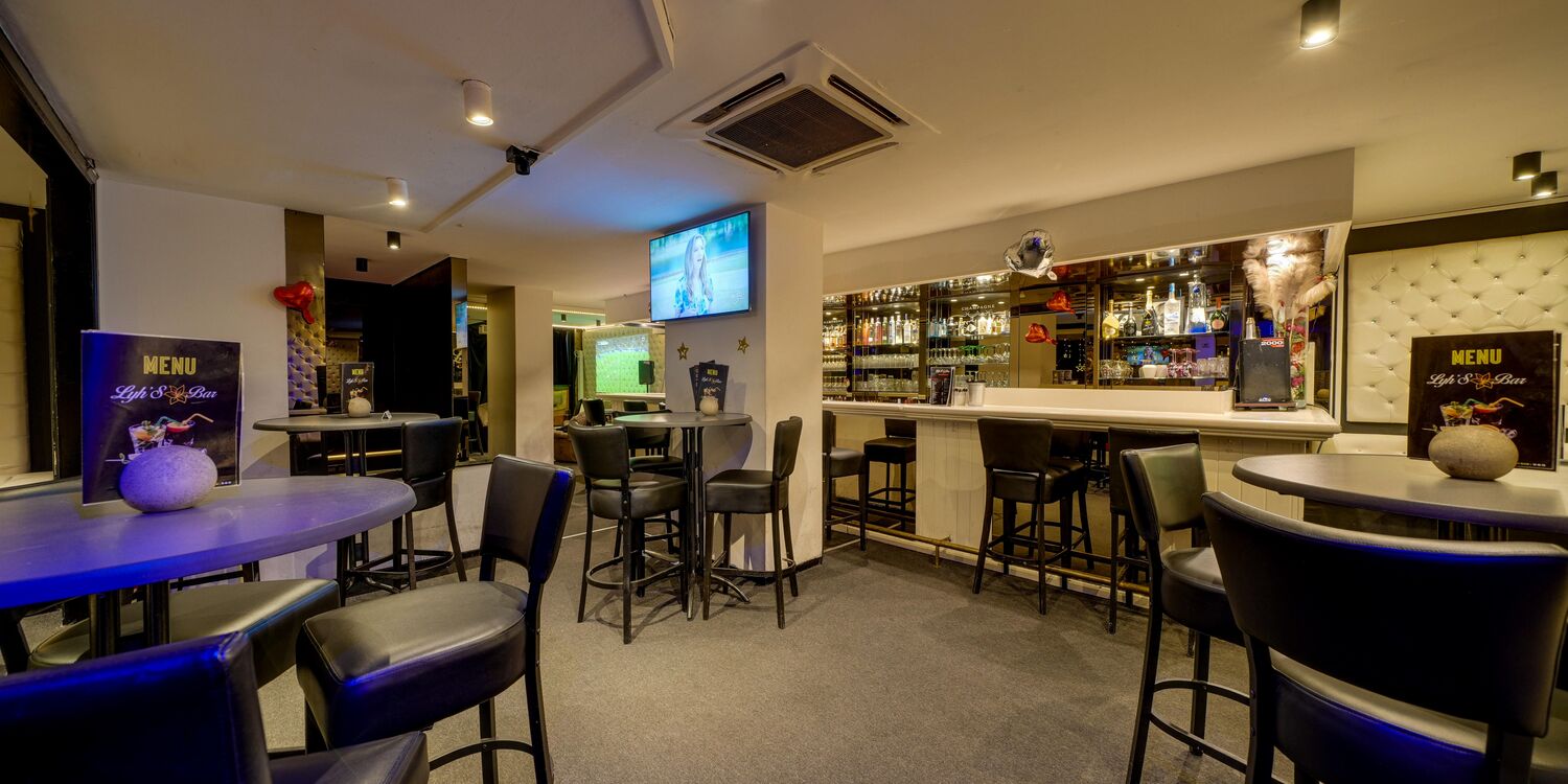 Lyh's Bar, bar