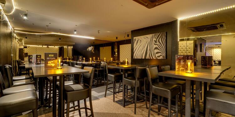 Lyh's Bar, bar