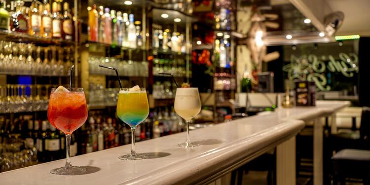 Lyh's Bar, bar