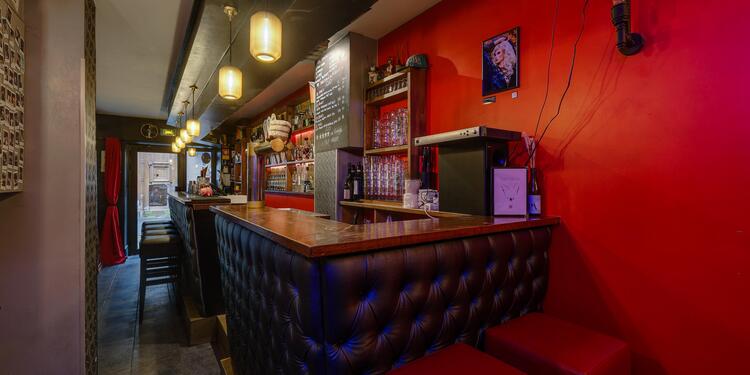 Le Subterfuge, bar