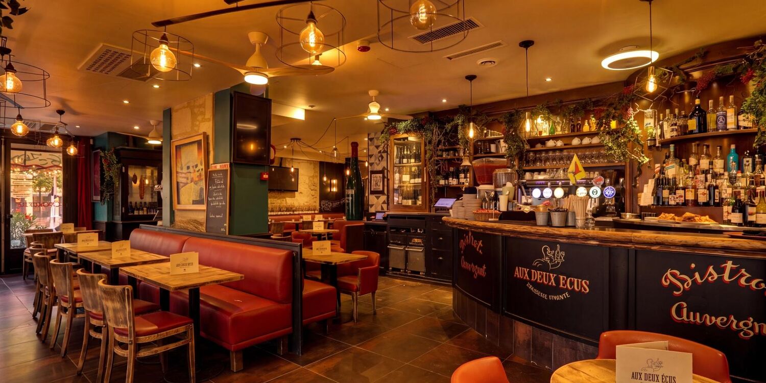 Aux Deux Ecus, bar