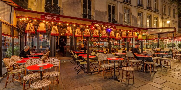 Aux Deux Ecus, bar