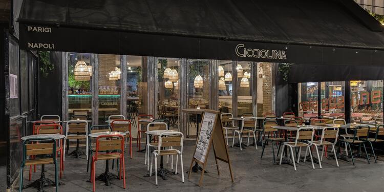 Cicciolina, bar