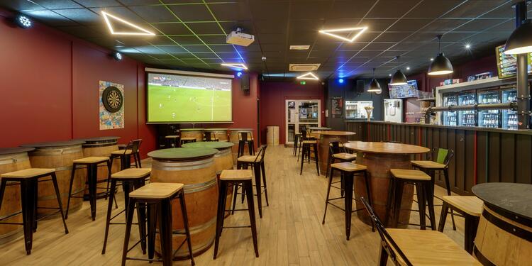 V and B - Lattes, bar