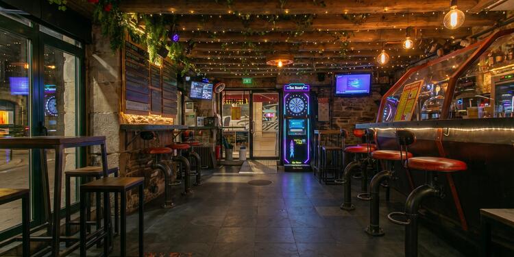 Atomic's Café, bar