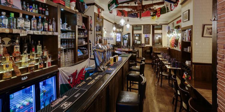 No Scrum No Win - Madeleine, bar