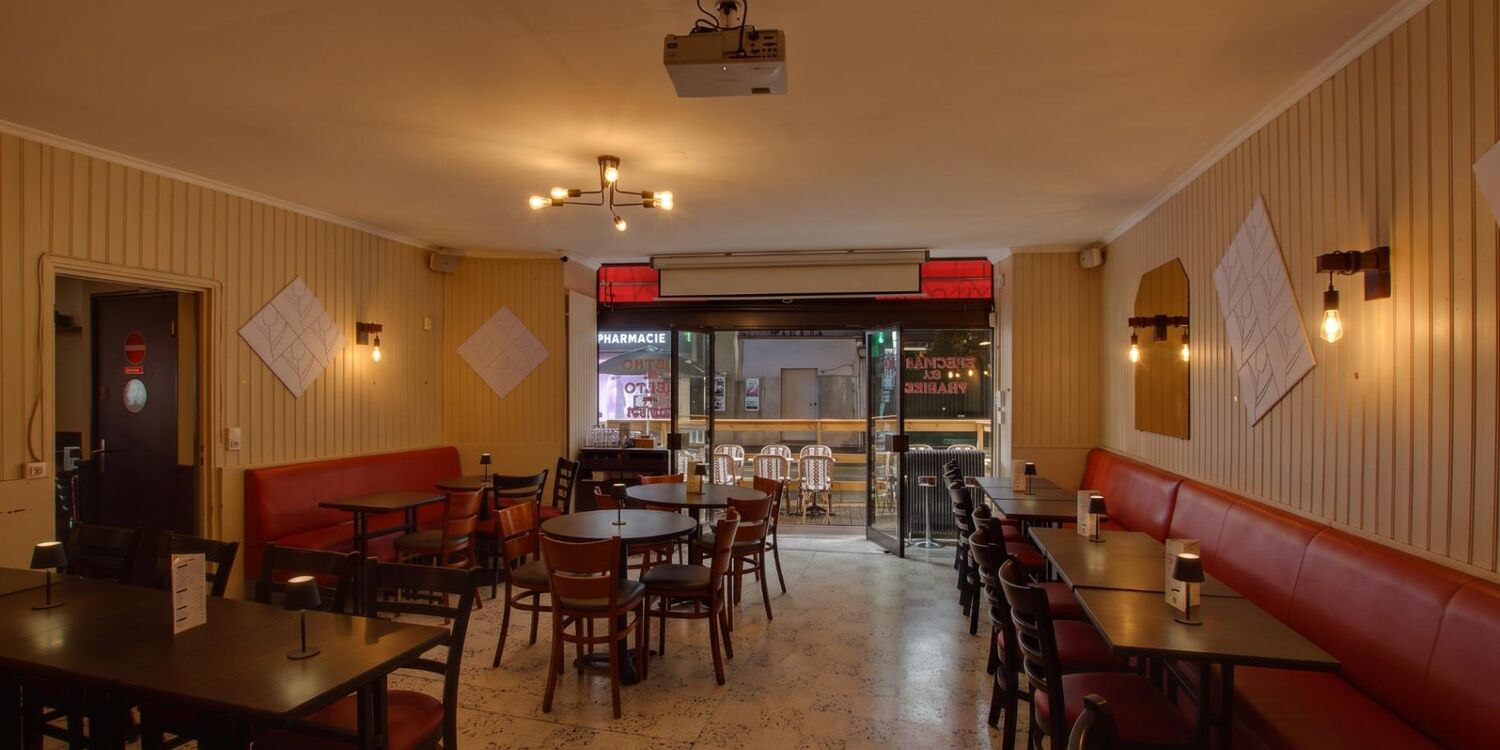 La Paris Sports, bar
