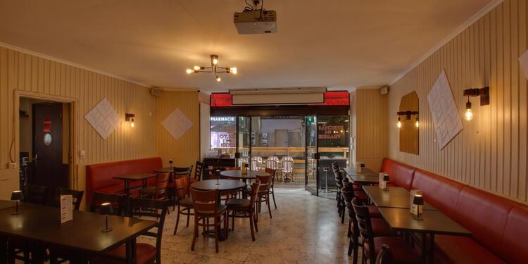 La Paris Sports, bar