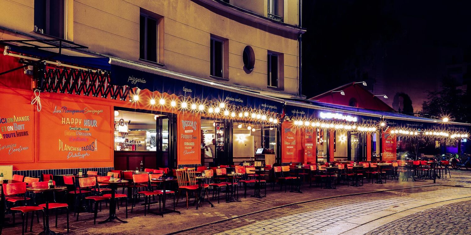 Les Nouveaux Sauvages Place de la Réunion, bar