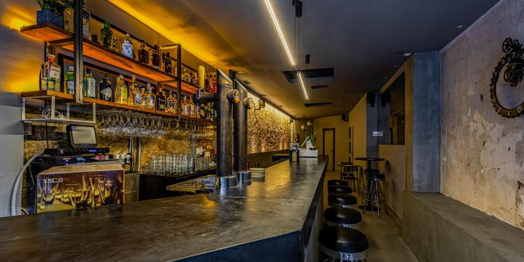 Quinto Moño, bar