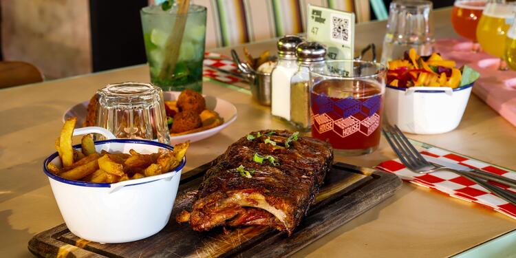 HEAVY BRIQUE - Brique House, bar