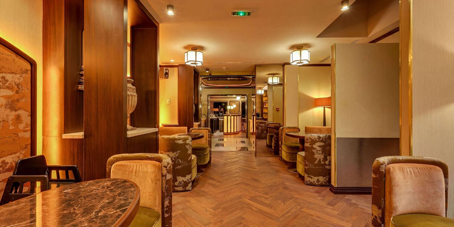 Minuit Express - Cocktail & Spirits Bar, bar