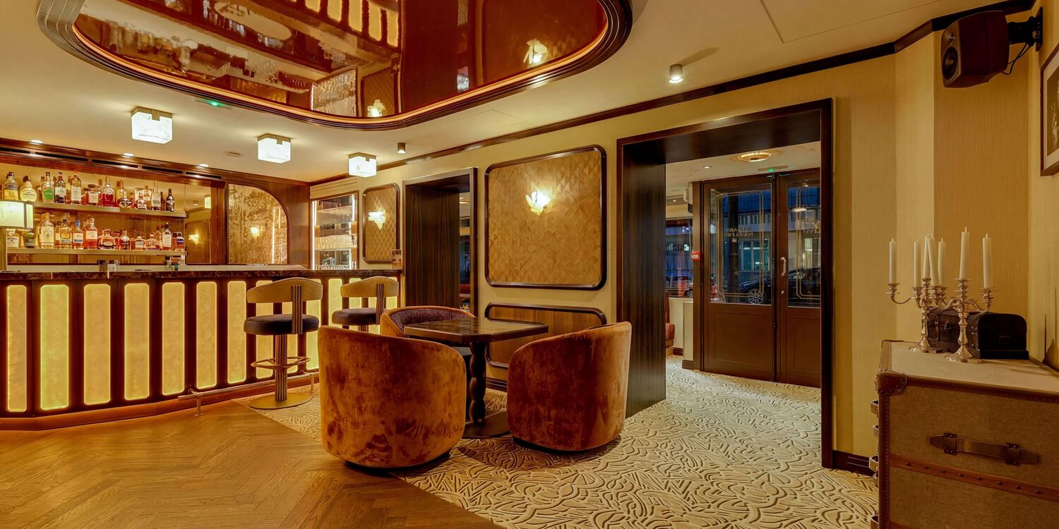 Minuit Express - Cocktail & Spirits Bar, bar
