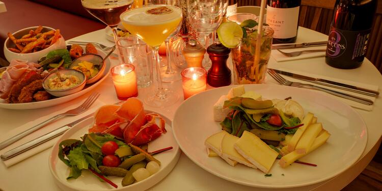 Les Bavards du boulevard, bar