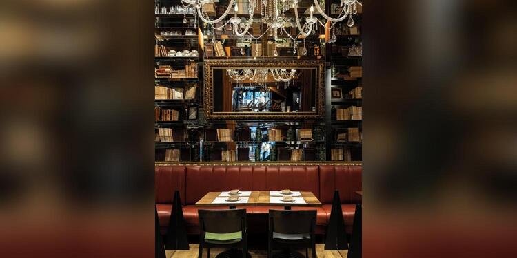 Ciutat Comtal, bar