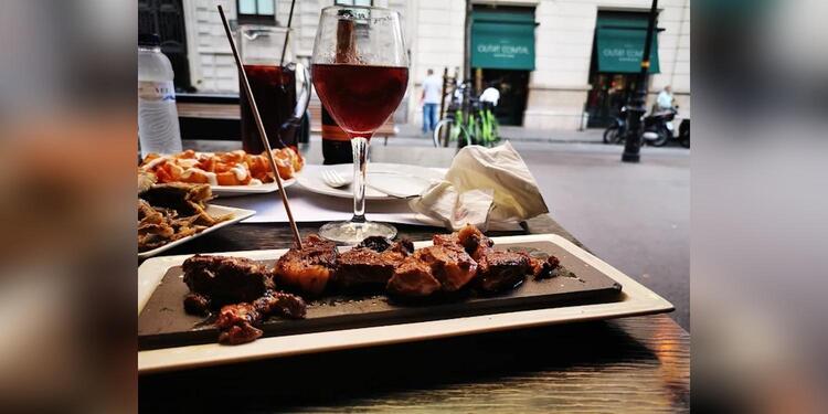Ciutat Comtal, bar