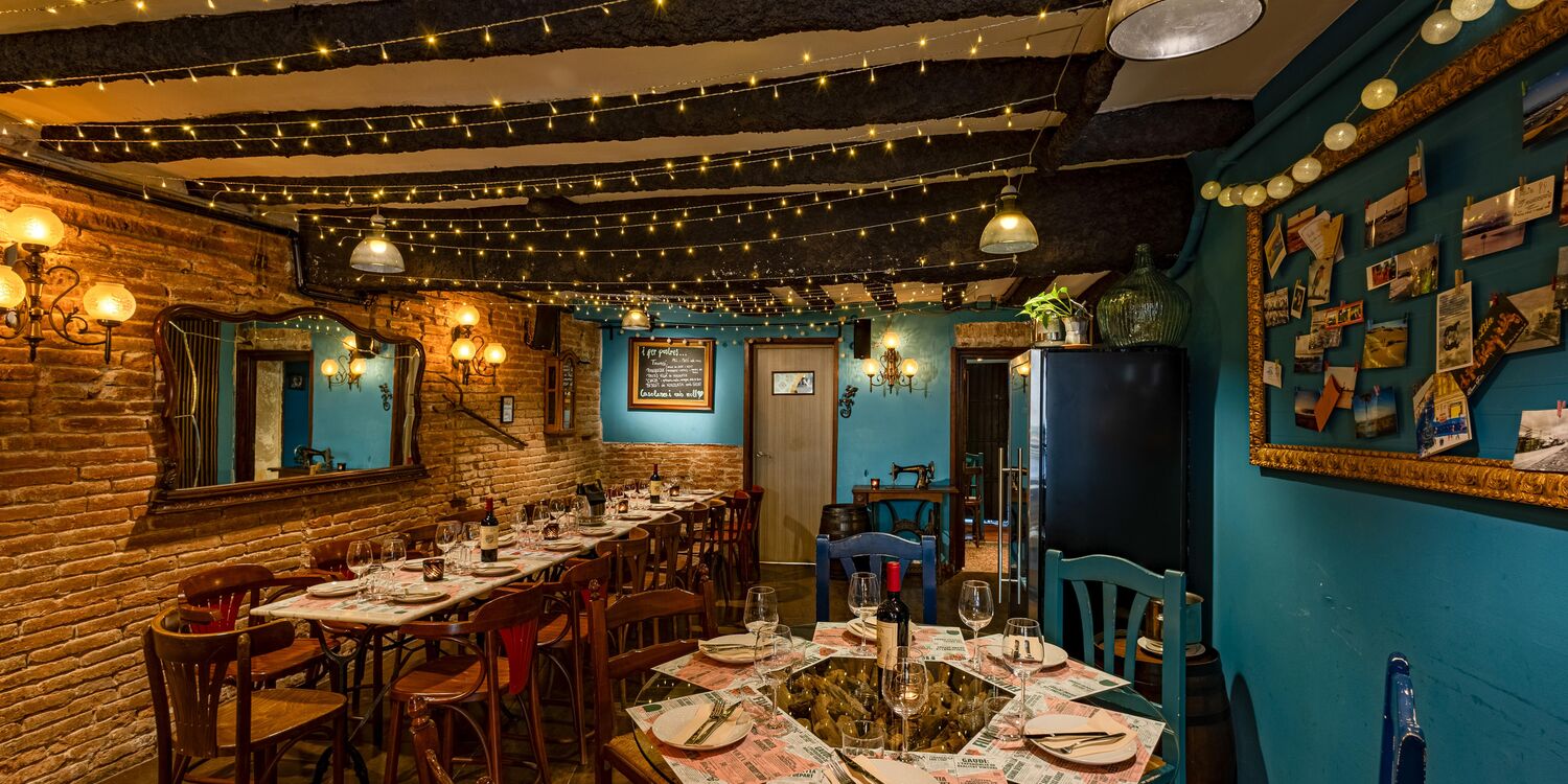 Mucho cielo y mucho mar, restaurant