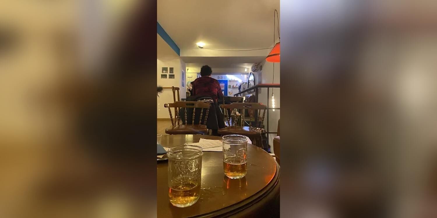 Perros Mediterráneos, bar