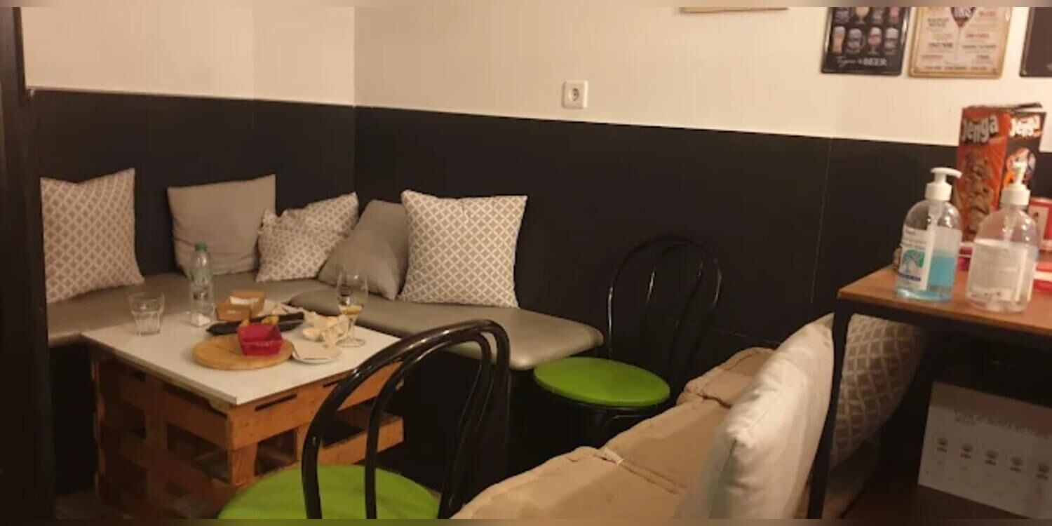 EL TIET, bar