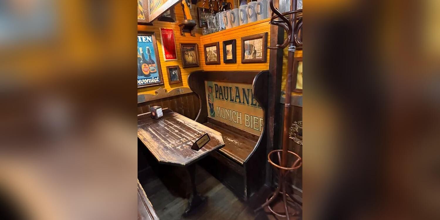 Michael's Tavern, bar