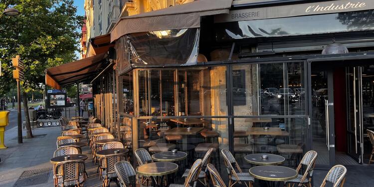 L'Industrie, bar