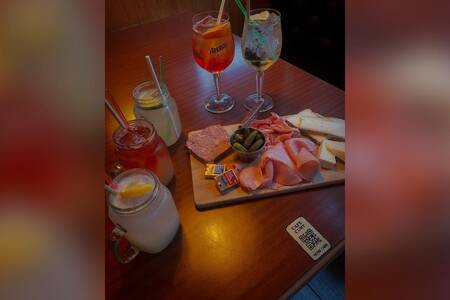 Café Curt, Bar Annecy Vieille Ville #0