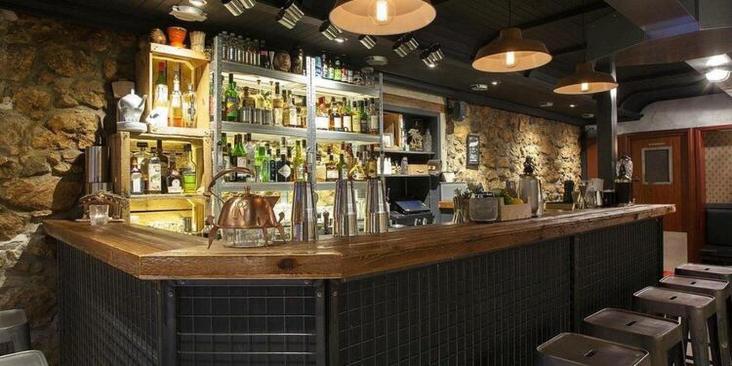 La Queue Du Coq, bar