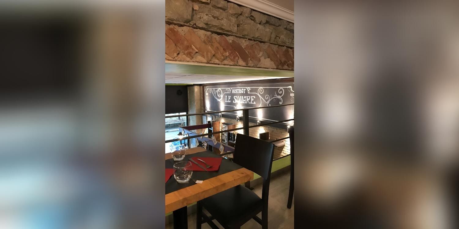 Café-Bar Le Square, bar