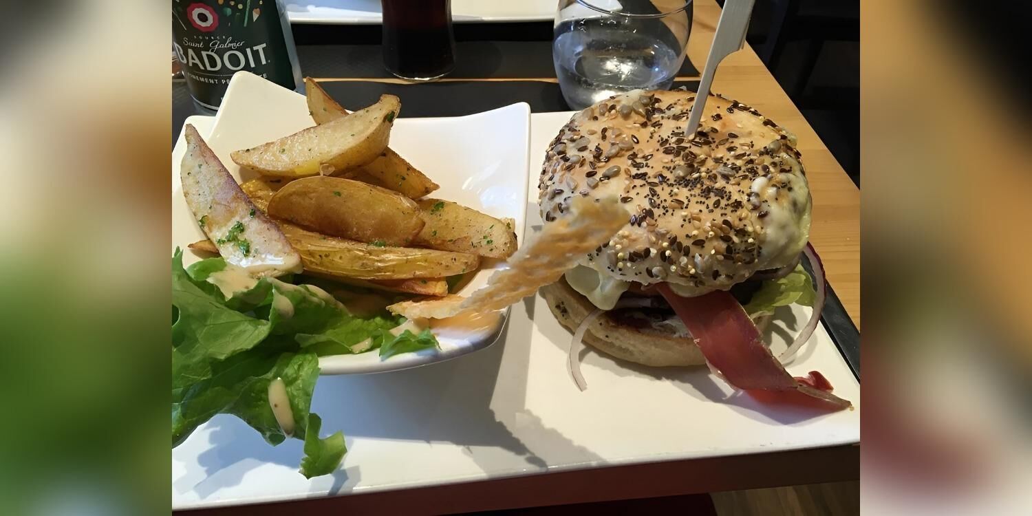 Café-Bar Le Square, bar