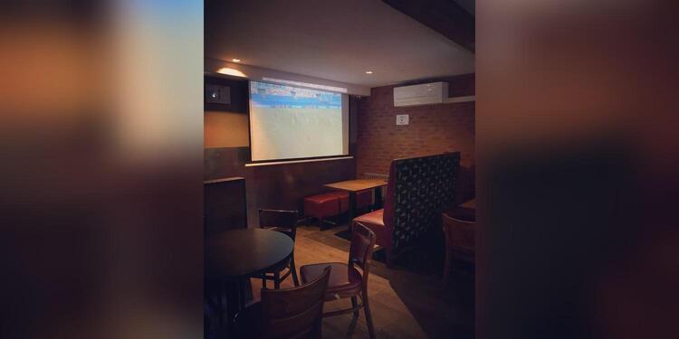 Les Docks Café, bar