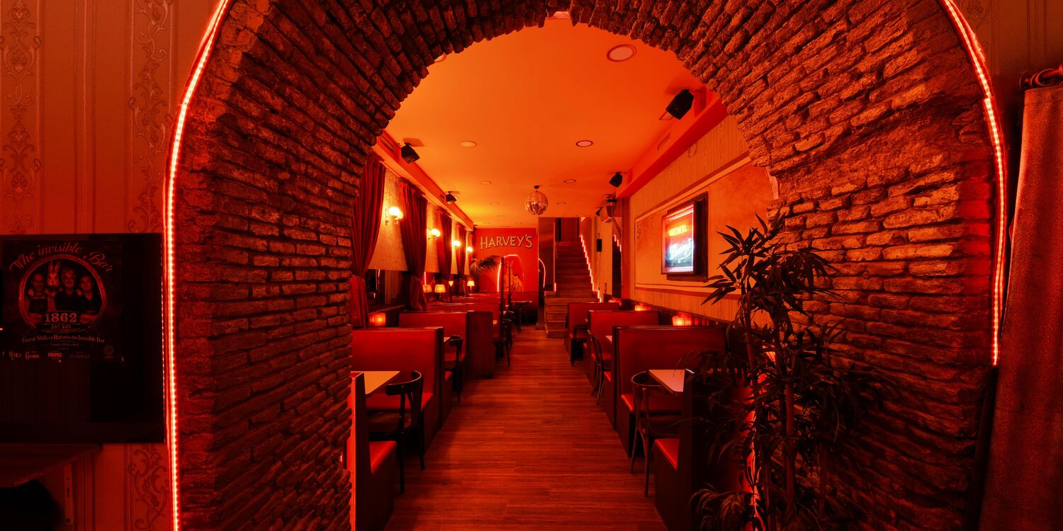 Harvey's Cocktail Bar, bar