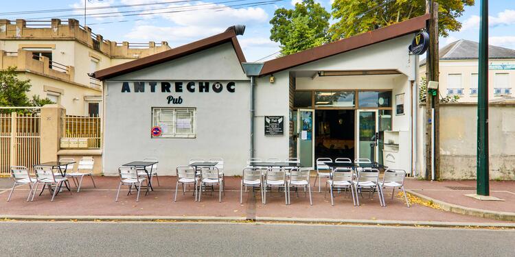 L'Antrechoc, bar