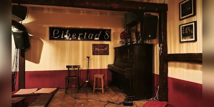 Café Libertad 8, bar