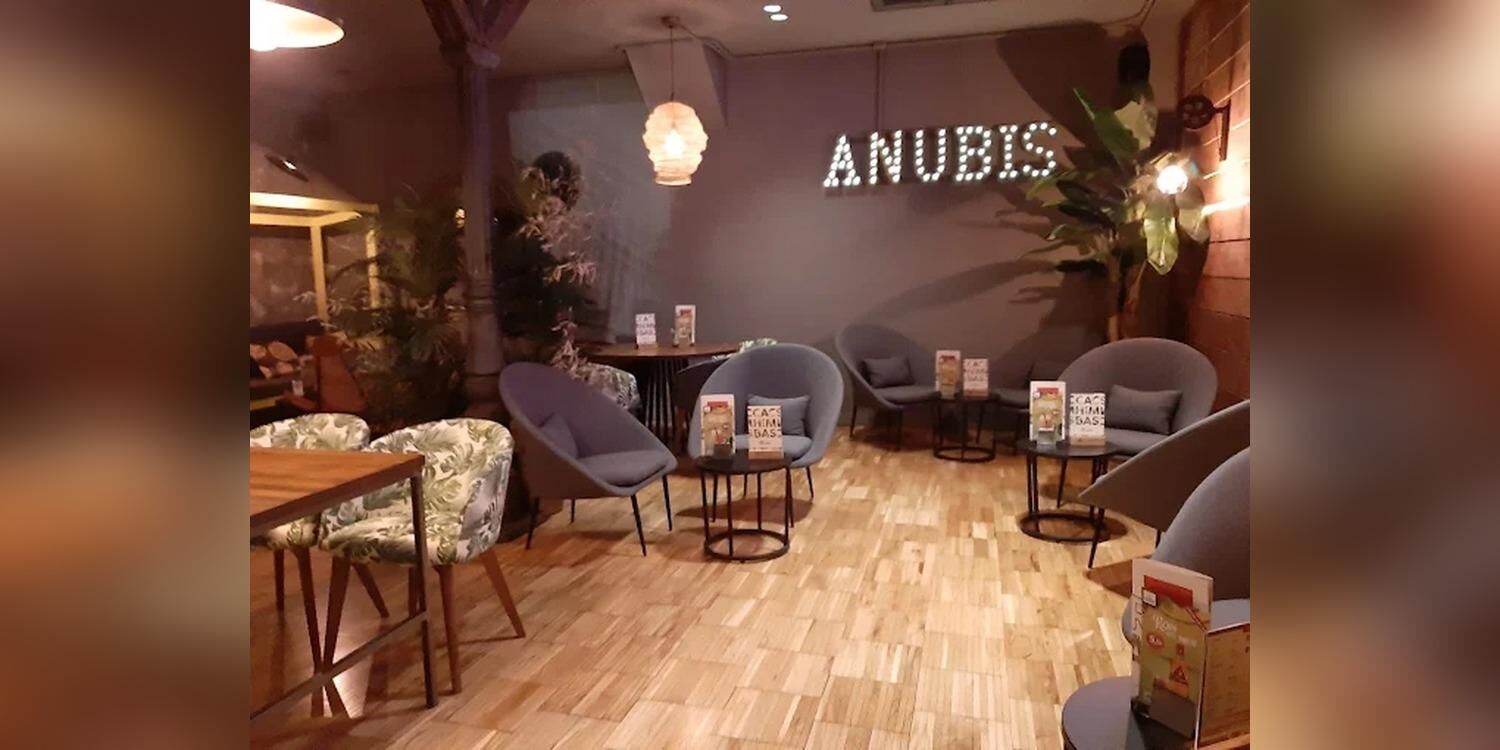 Anubis Trafalgar, bar