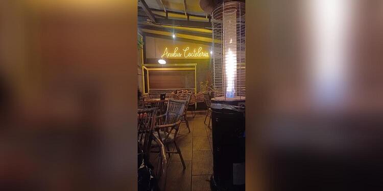 Anubis Trafalgar, bar