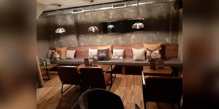 Anubis Trafalgar, bar