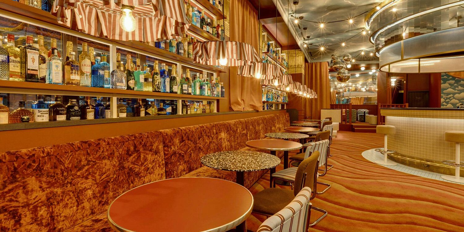 Le grand bain (ex : Bar En Scène), bar