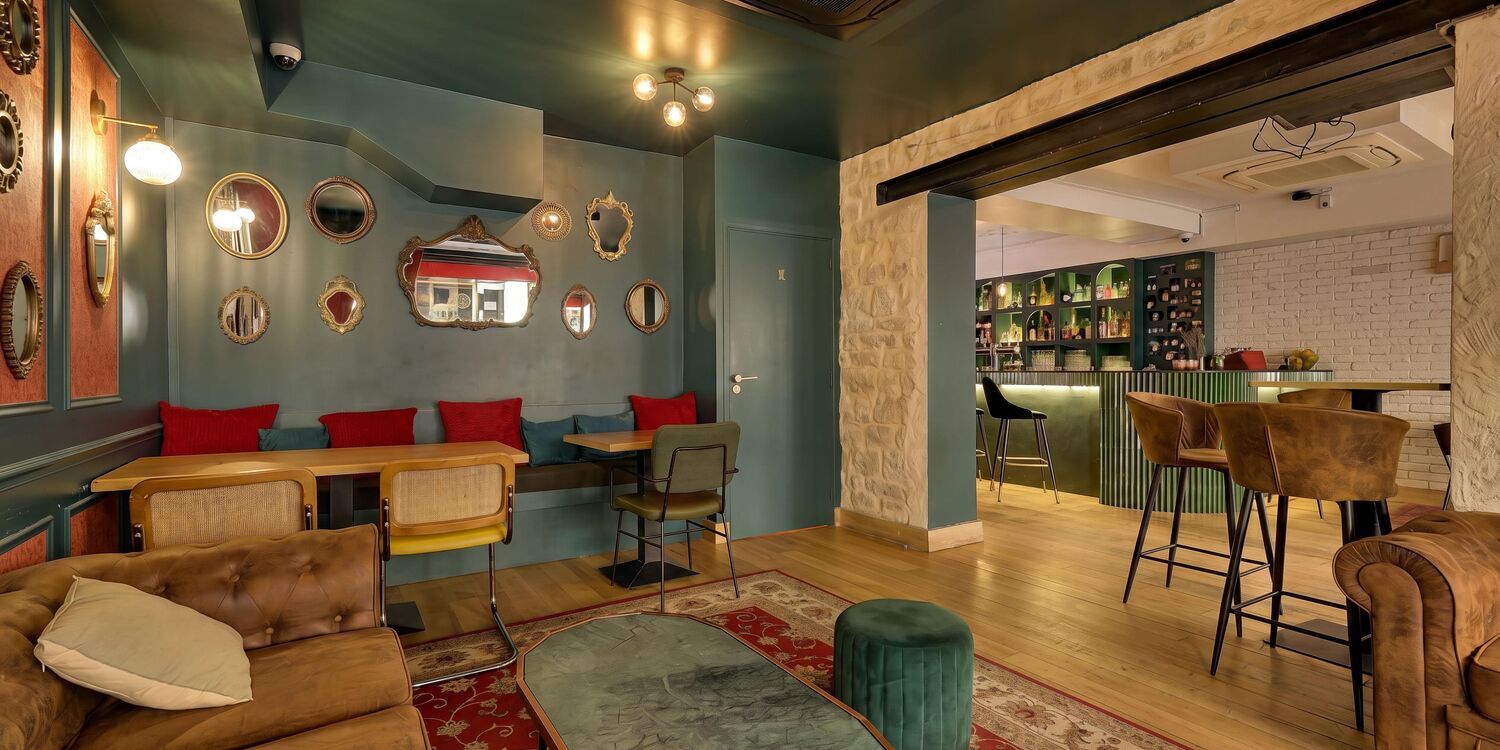 Red Bar, bar