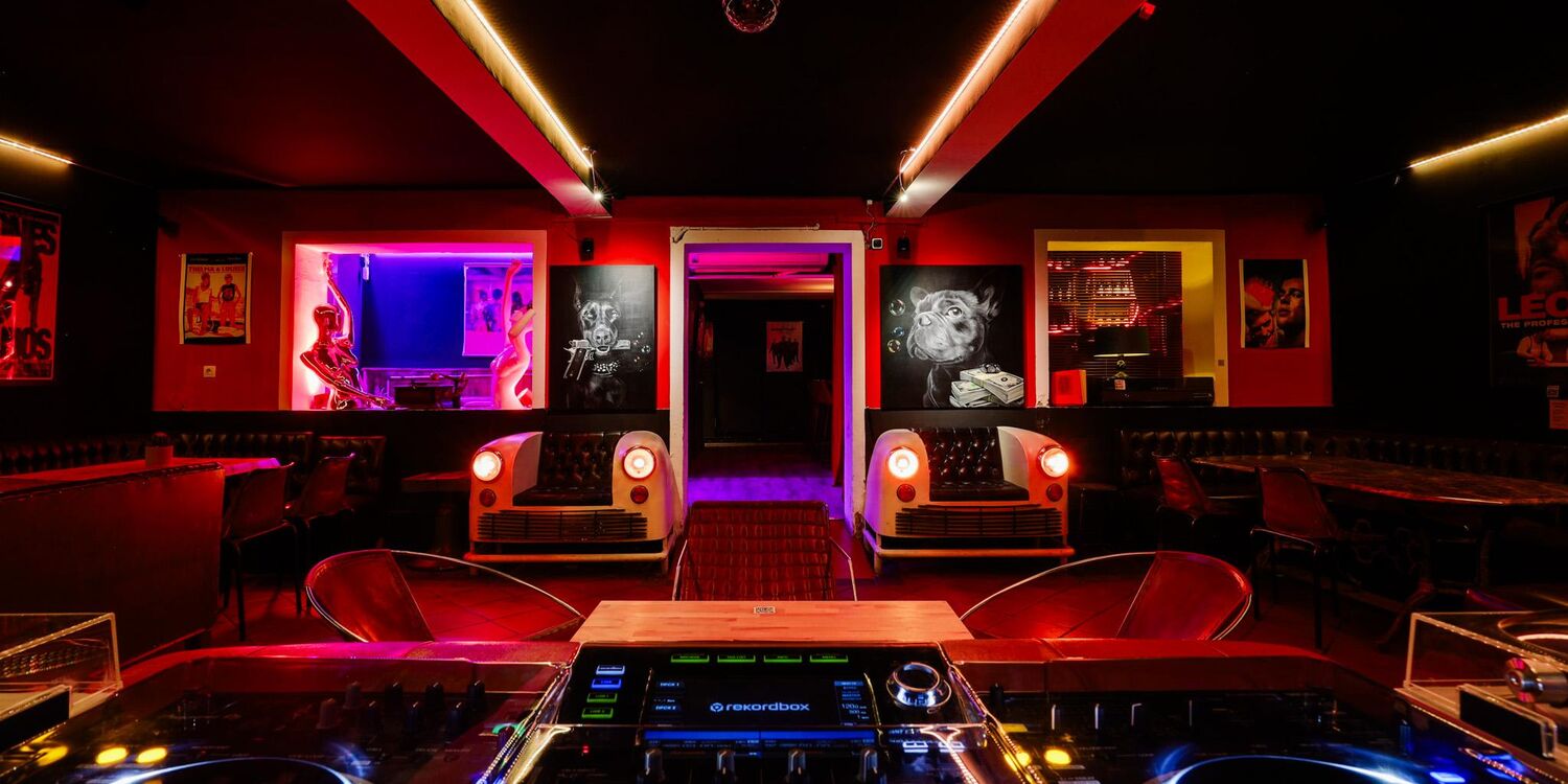Miles Cocktails Bar, bar