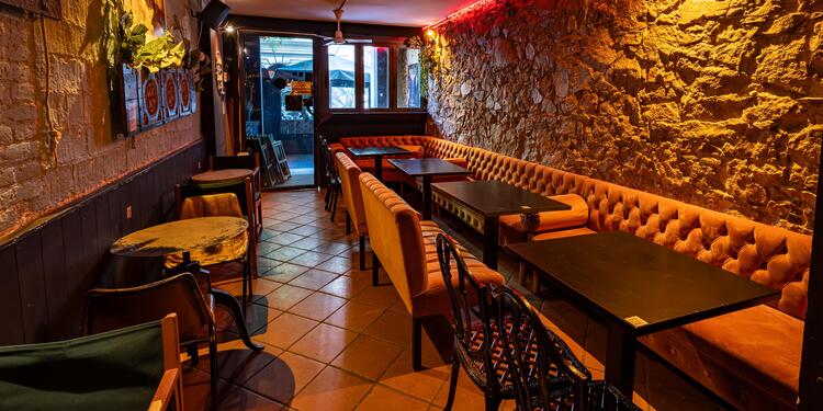 MILES Gastro-Cocktails-Lounge, bar