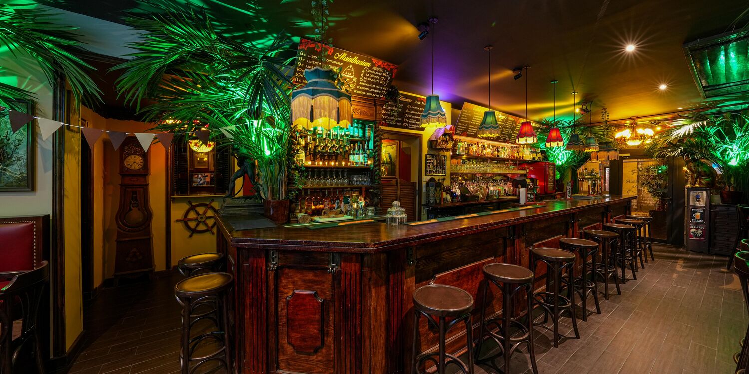 La Maison close, bar