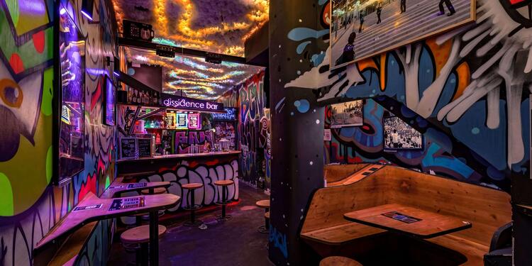 Dissidence Bar, bar
