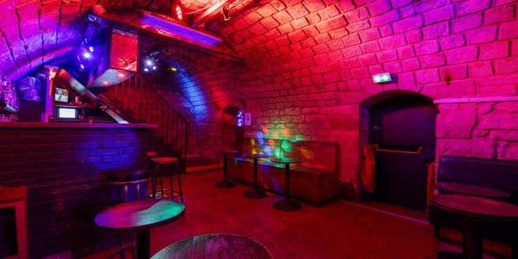 Bar Karaoke La Noche, bar