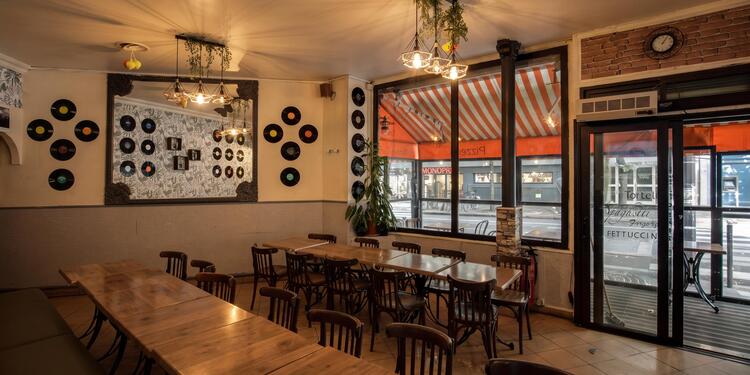 Notus Café, bar