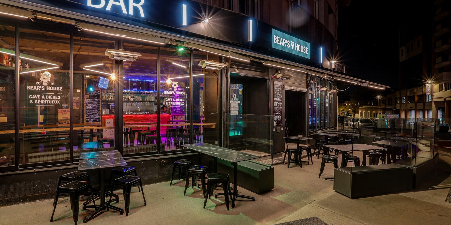 Bear's House, bar