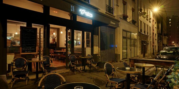Gustoso, bar