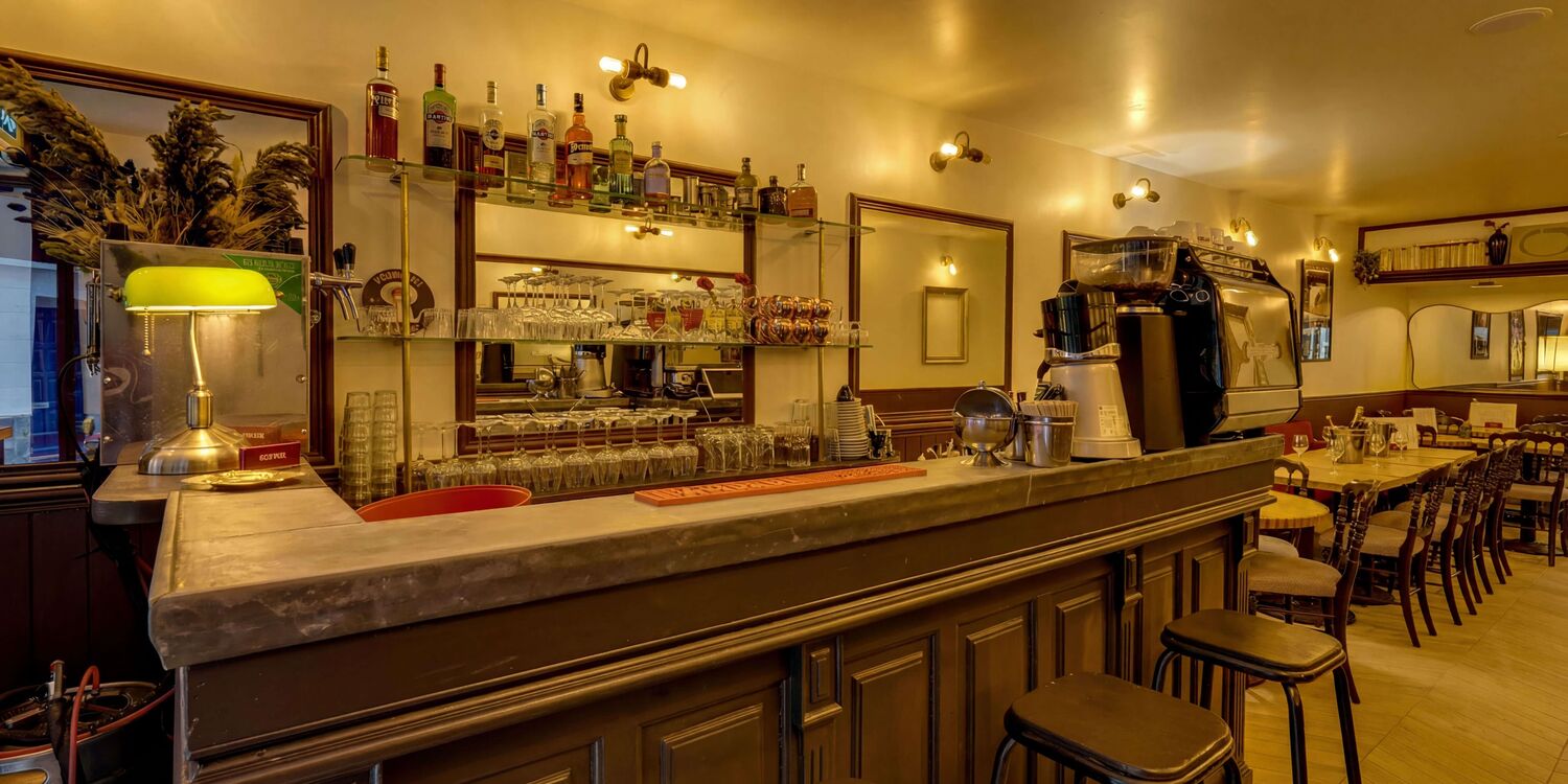 Capo, bar
